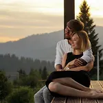 Prázdninový dům Chilloutzonе - будинок з безкоштовним джакузі та кінотеатром Slavske