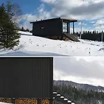 Prázdninový dům Chilloutzonе - будинок з безкоштовним джакузі та кінотеатром Slavske