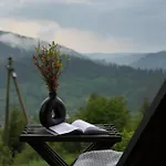 Prázdninový dům Chilloutzonе - будинок з безкоштовним джакузі та кінотеатром Slavske