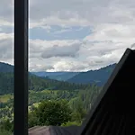 Prázdninový dům Chilloutzonе - будинок з безкоштовним джакузі та кінотеатром Slavske