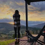 Chilloutzonе - будинок з безкоштовним джакузі та кінотеатром Prázdninový dům Slavske