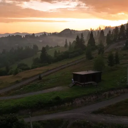 Chilloutzone: House With Free Jacuzzi And Cinema Slavske