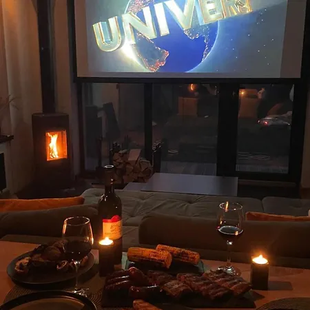 Chilloutzone: House With Free Jacuzzi And Cinema Slavske