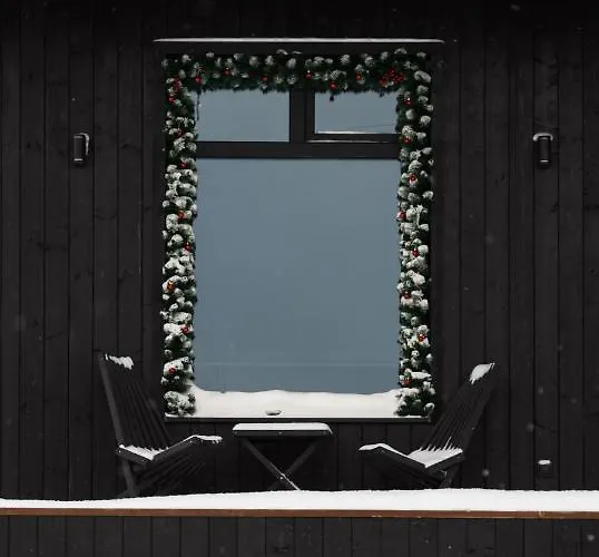 Chilloutzonе - будинок з безкоштовним джакузі та кінотеатром Tatil Evi Slavske