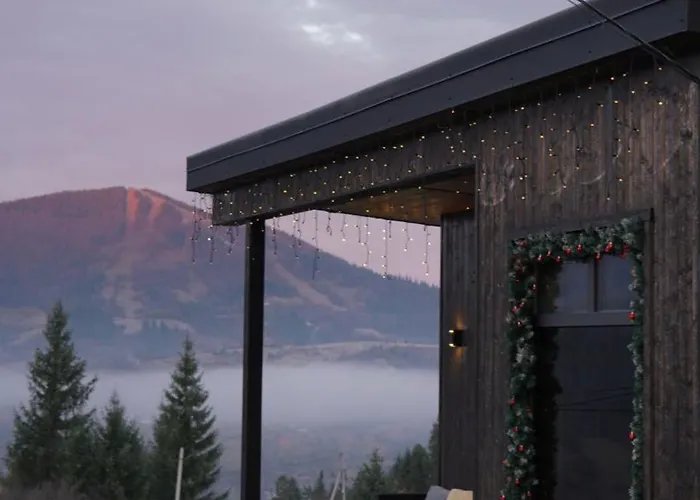 Chilloutzone: House With Free Jacuzzi And Cinema Slavske